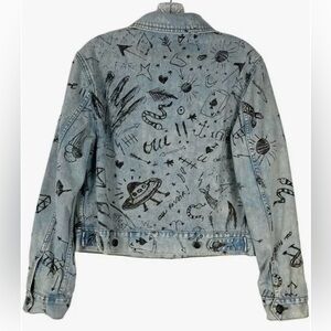 BDG doodle/graphic oversized jean jacket size Medium
Light wash